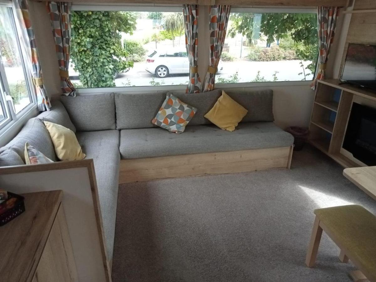 New 2 Bed Holiday Home With Decking In Rockley Park Dorset Near The Sea Lytchett Minster Екстериор снимка
