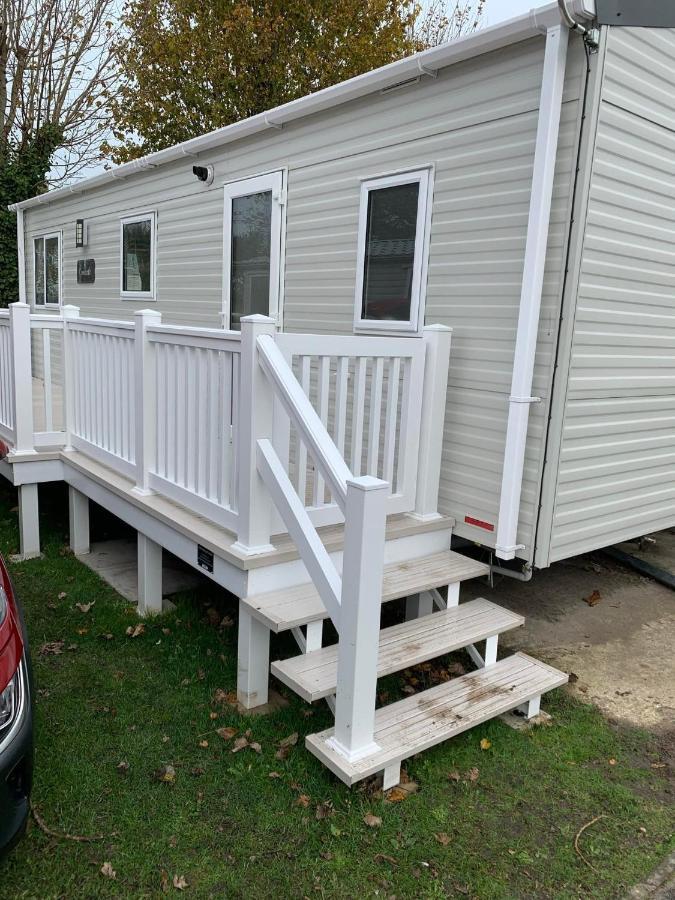 New 2 Bed Holiday Home With Decking In Rockley Park Dorset Near The Sea Lytchett Minster Екстериор снимка