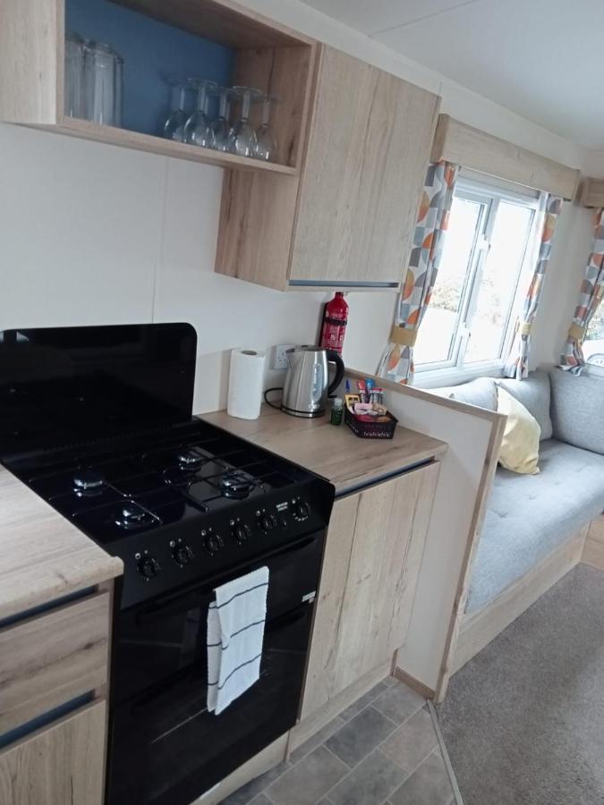 New 2 Bed Holiday Home With Decking In Rockley Park Dorset Near The Sea Lytchett Minster Екстериор снимка